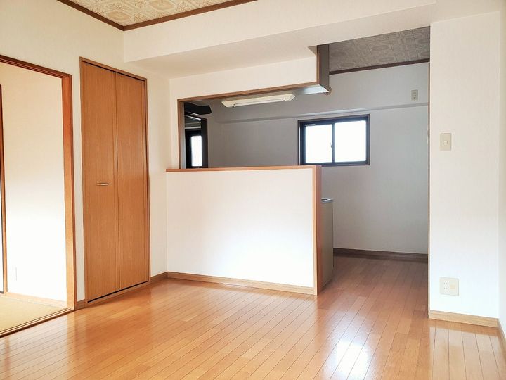 MARUYU第三ビルの居間