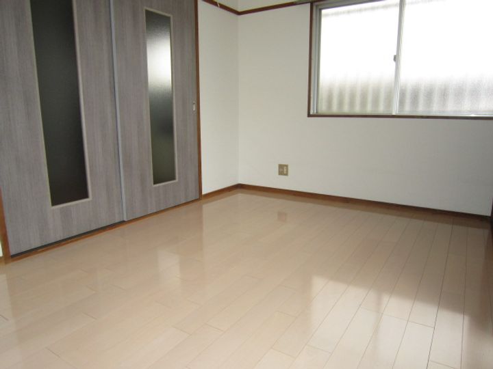 福島ビルの居間