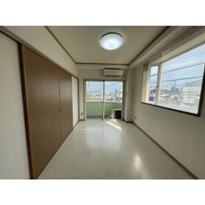 ミユキプレイス相生の居間