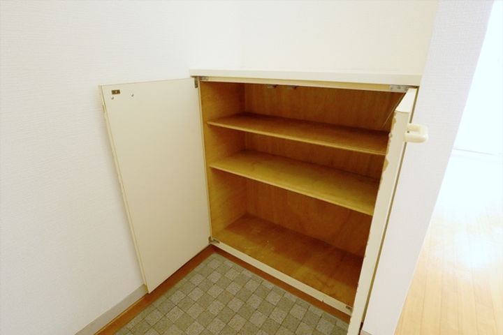 サンライズコーポの玄関