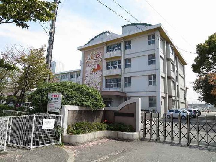 サントレンチホームズの周辺