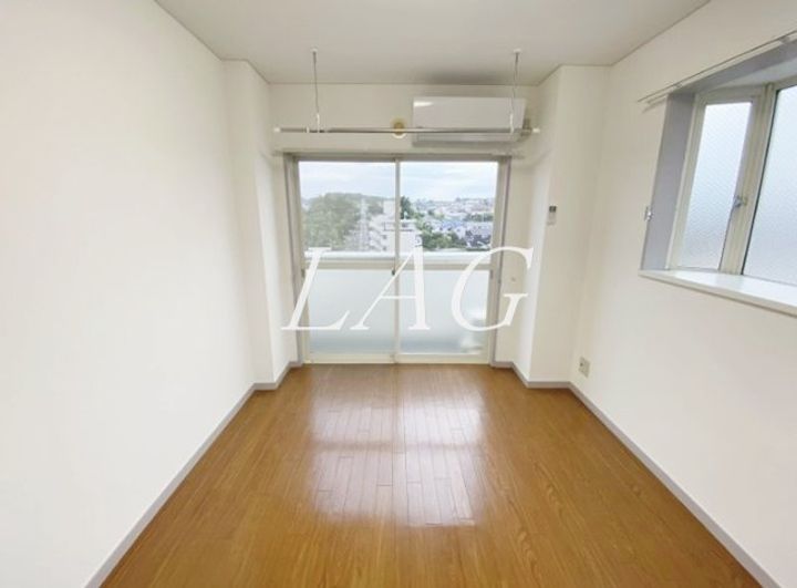 ルミエール生田の居間