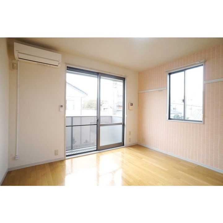 Park Side Villa桜A棟の居間