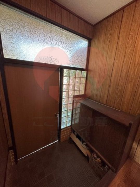 大阪府堺市西区上野芝向ヶ丘町3(一戸建)の賃貸物件の玄関