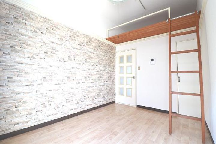 アリス深谷4号館の居間