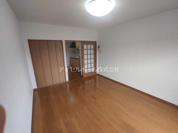 広島県呉市広古新開7(マンション)の賃貸物件の居間