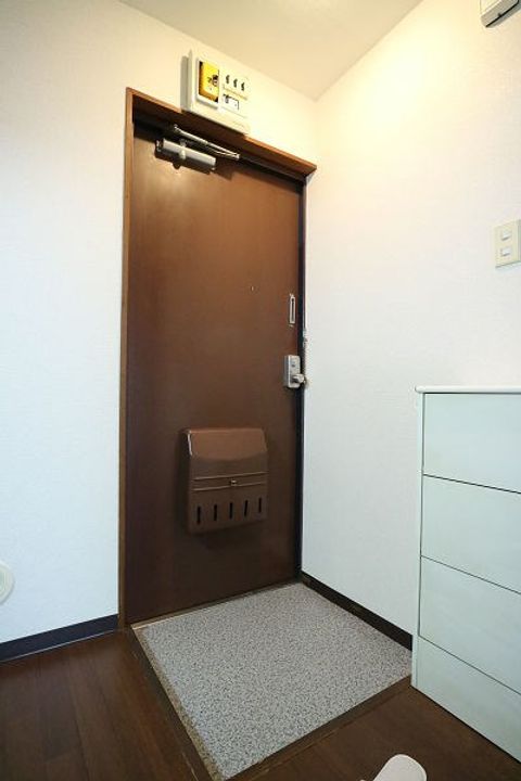 リベラルサイキの玄関