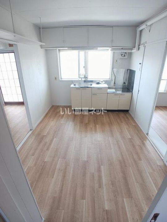 新潟県上越市南本町3(マンション)の賃貸物件の居間