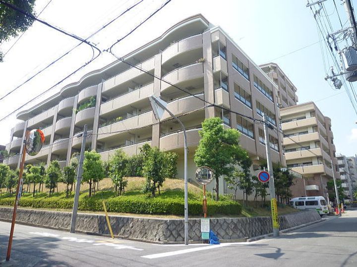 アメニティコート芦屋春日南棟の外観