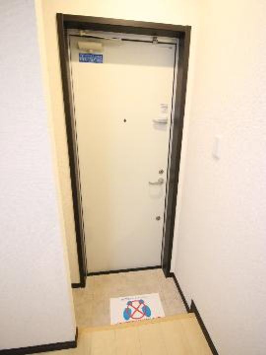 ソレイユ聖天下Cの玄関