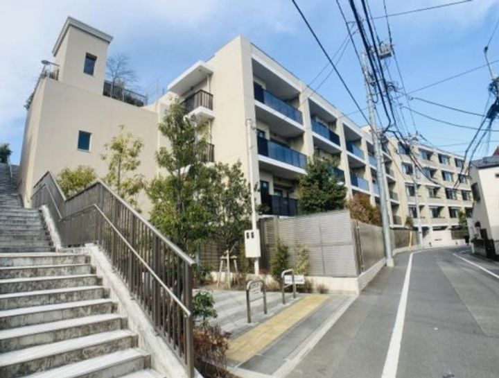 東京都中野区東中野5(マンション)の賃貸物件の外観