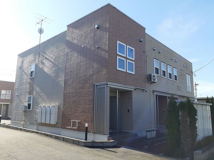 山形県天童市東長岡4(アパート)の賃貸物件の外観