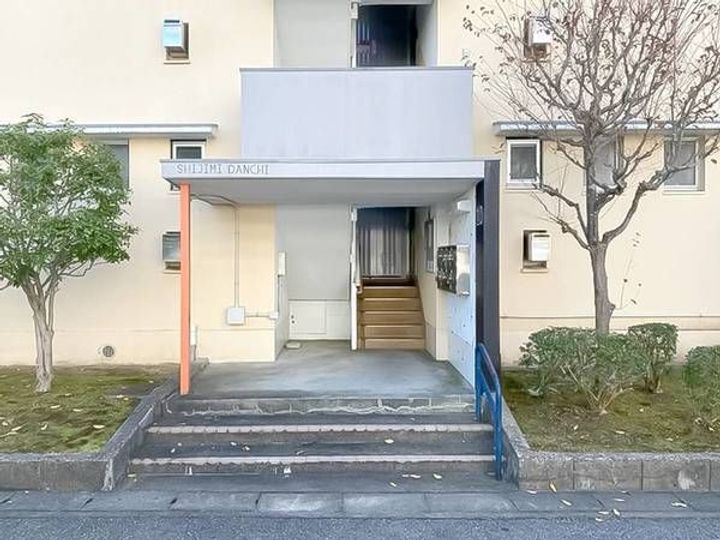 兵庫県三木市志染町西自由が丘2(マンション)の賃貸物件の地図