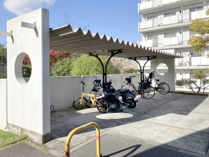 兵庫県三木市志染町西自由が丘2(マンション)の賃貸物件の地図