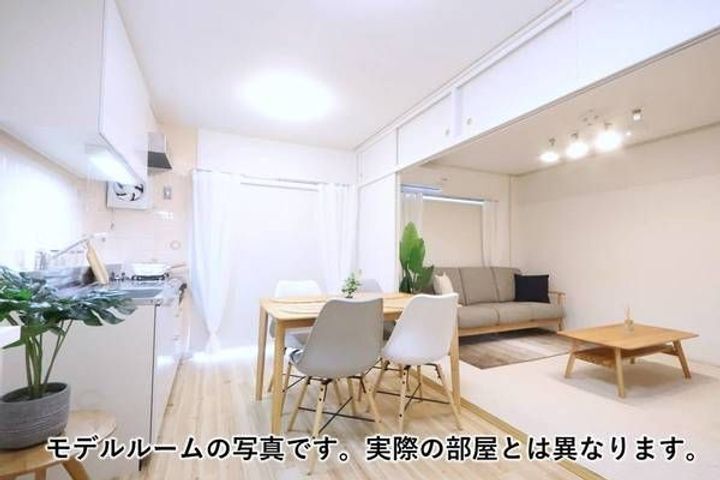 兵庫県三木市志染町西自由が丘2(マンション)の賃貸物件の居間