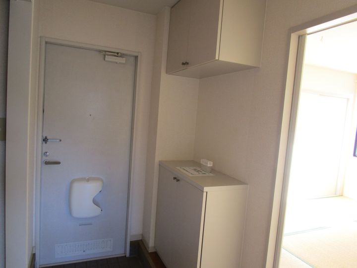 ボヌールAの玄関