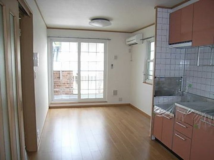 香川県観音寺市柞田町(アパート)の賃貸物件の居間