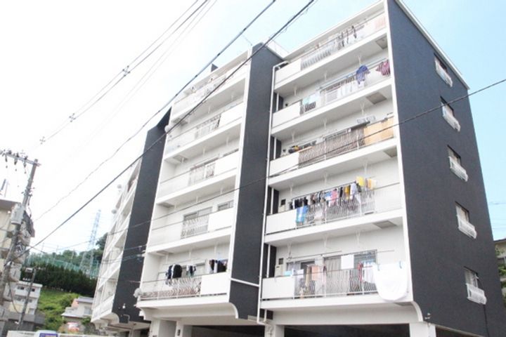 河原マンションの外観