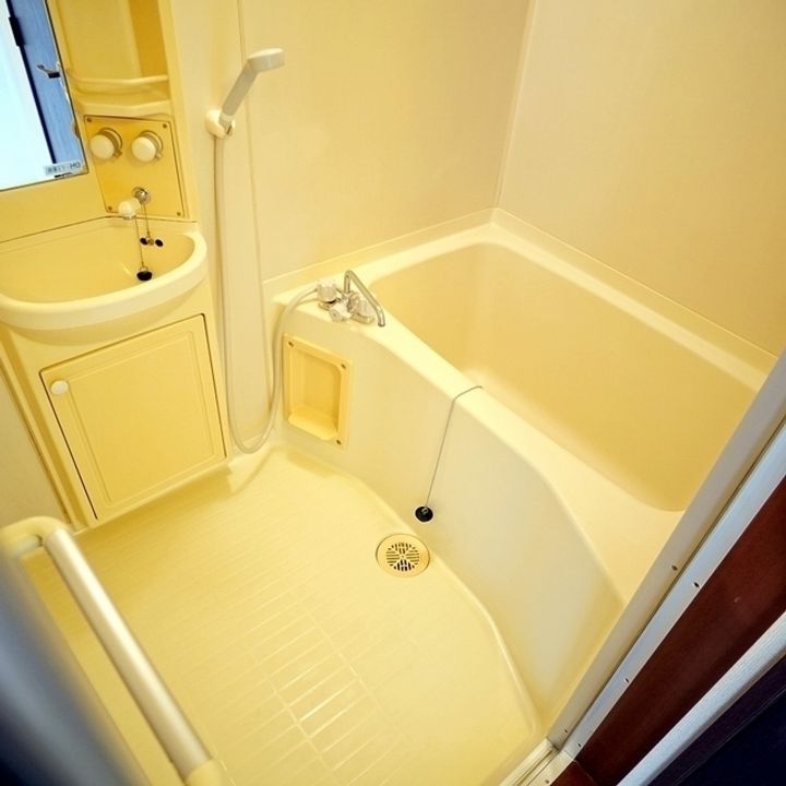 ファミーユいしのの風呂