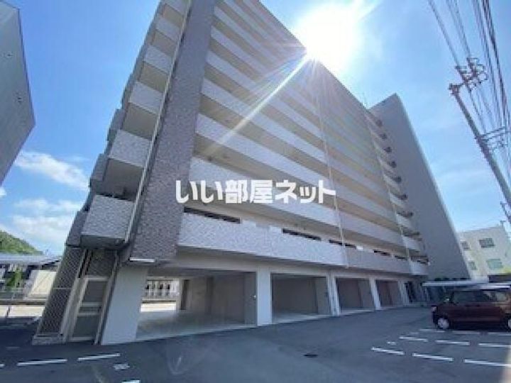 アルファスマート阿南駅西の外観