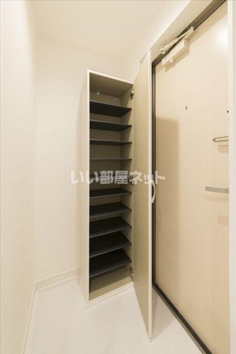 AK レジデンスの玄関