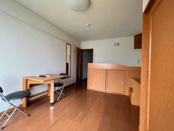 レオパレスCEREZO(20573)の居間