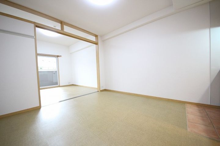 リード大手町の居間