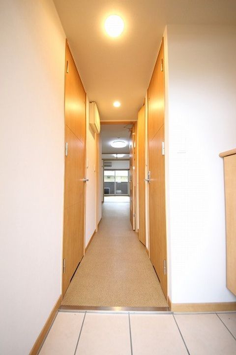 リード大手町の玄関