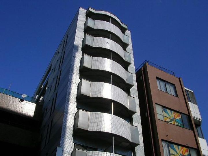 ルピナス栄の外観