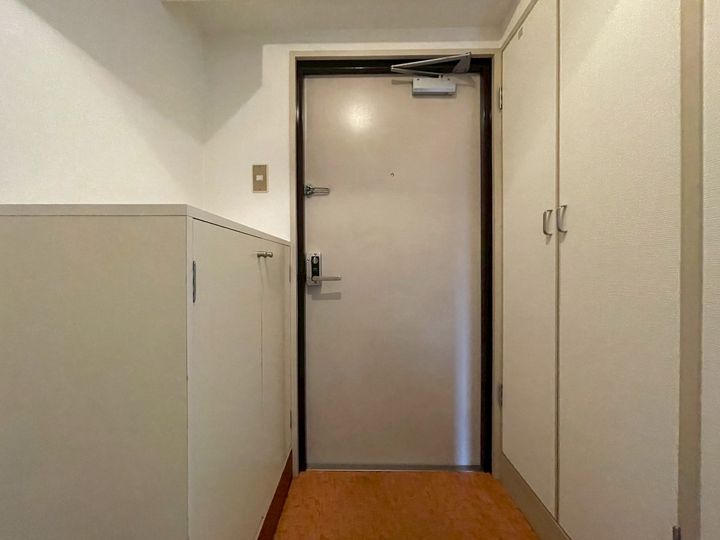 ライオンズマンション京都河原町の玄関