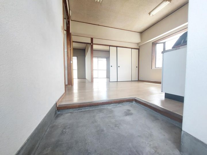 永田ハイツの玄関