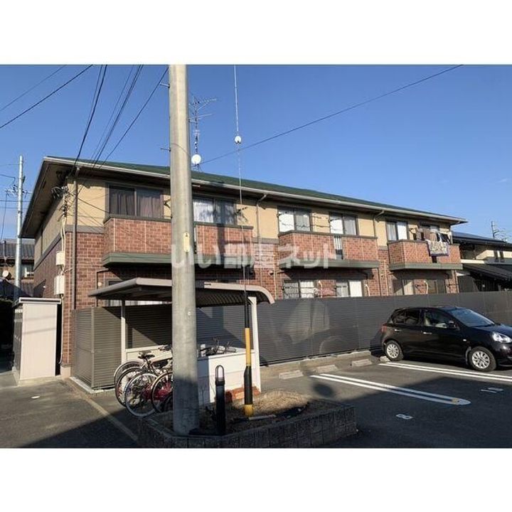 グランシャリオBの外観