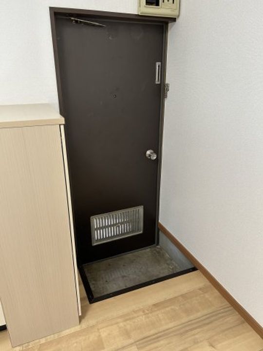 シャトークボタの玄関
