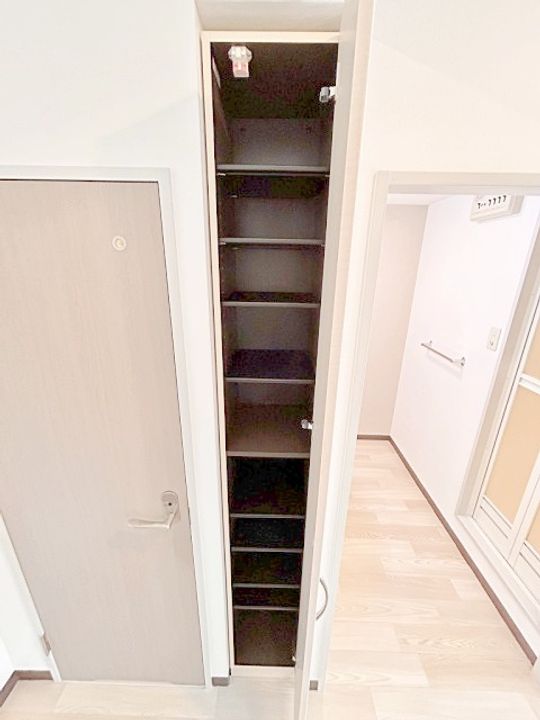 広島県安芸郡海田町昭和町(マンション)の賃貸物件の玄関