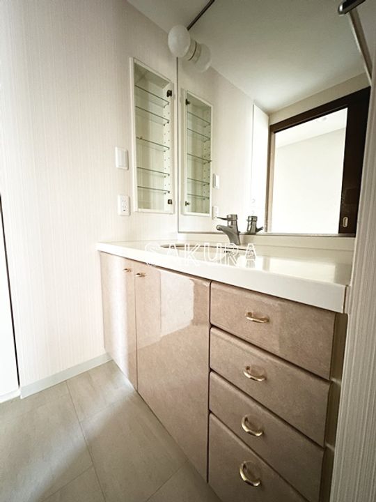 アルス横浜台町の内装