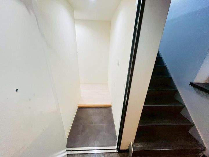 東京都渋谷区本町4(マンション)の賃貸物件の玄関