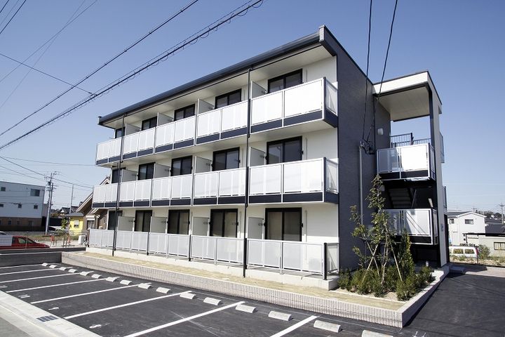 レオパレスわたうちの外観