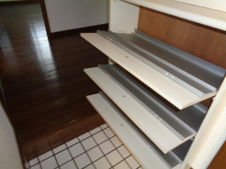 サンヒルズEの玄関