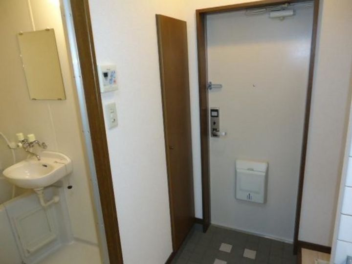 プリベール下中野の玄関