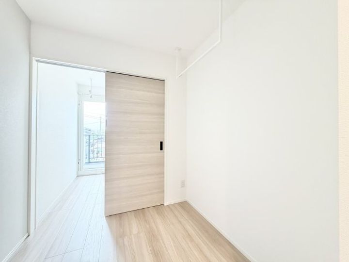 千葉県四街道市和良比(マンション)の賃貸物件の居間