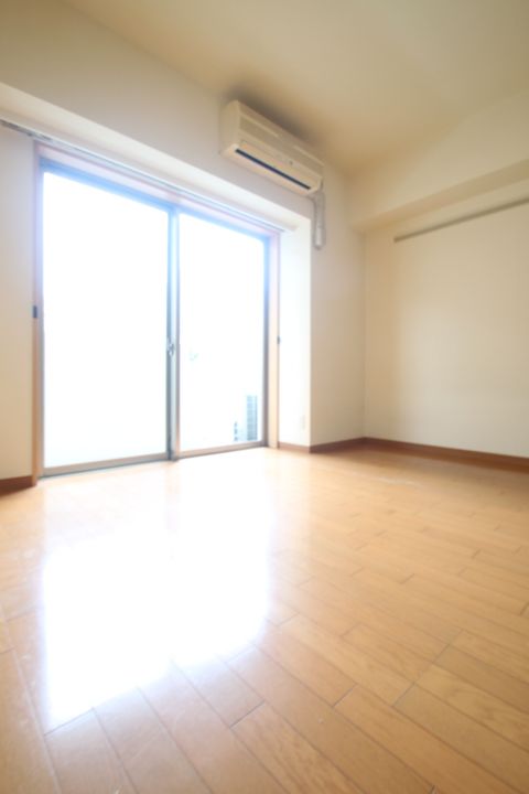 東京都千代田区神田多町2(マンション)の賃貸物件の居間