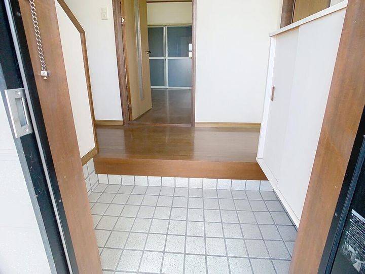 香川県丸亀市飯野町東二(一戸建)の賃貸物件の玄関