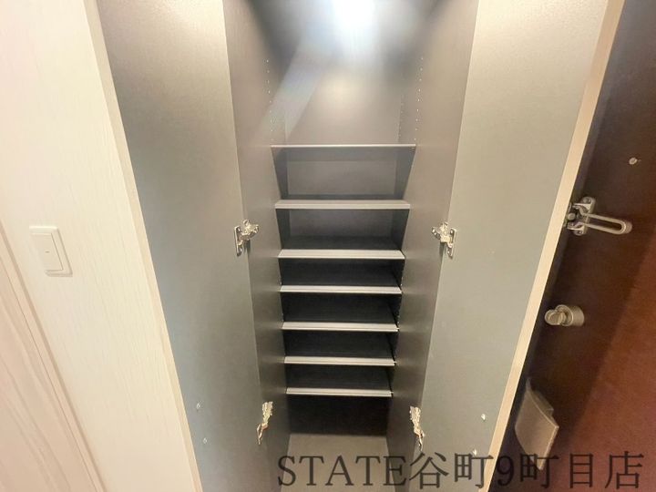 Vinoプレジオ本町の玄関