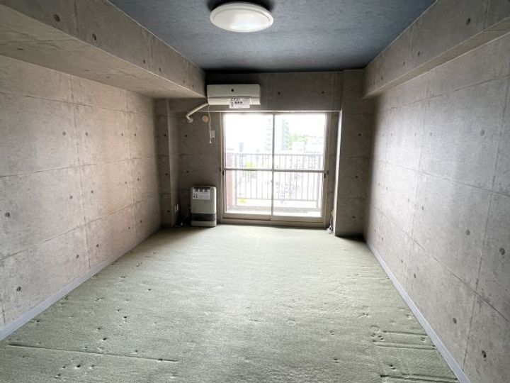 シティパレス本町の居間