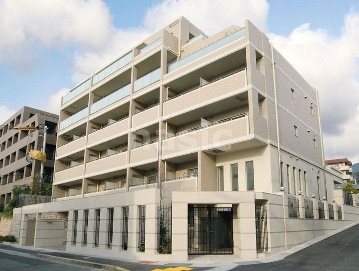 カーサ ブレッツァ 六甲の外観