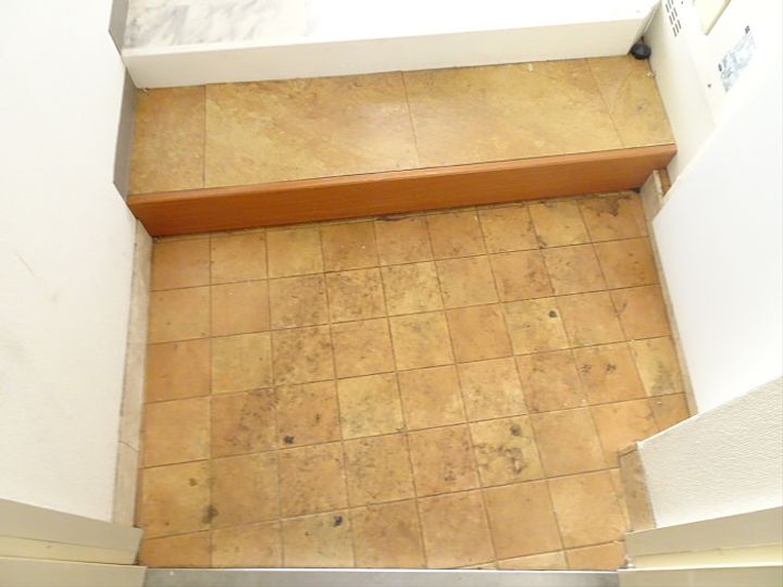 東京都杉並区和泉1(マンション)の賃貸物件の玄関