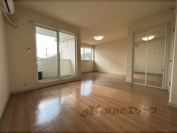 シャトーヒルズの居間