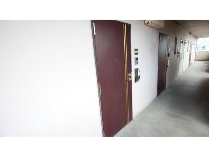 宮崎県都城市吉尾町(マンション)の賃貸物件の玄関