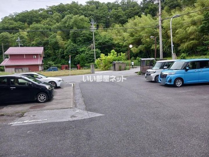 シャトル弐番館の地図