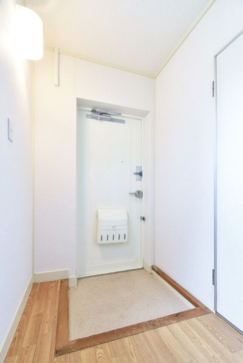 UR緑苑東の玄関